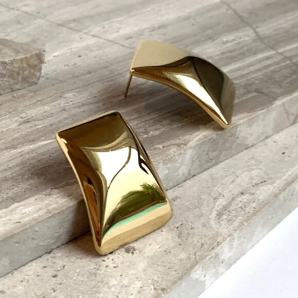 NEW~ Anthropologie Gold Rectangle Metal Post Earrings - Picture 6 of 6